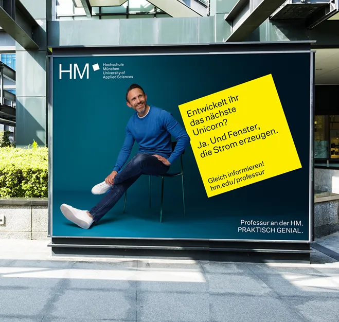 Ein Plakat auf dem Campus der Hochschule München