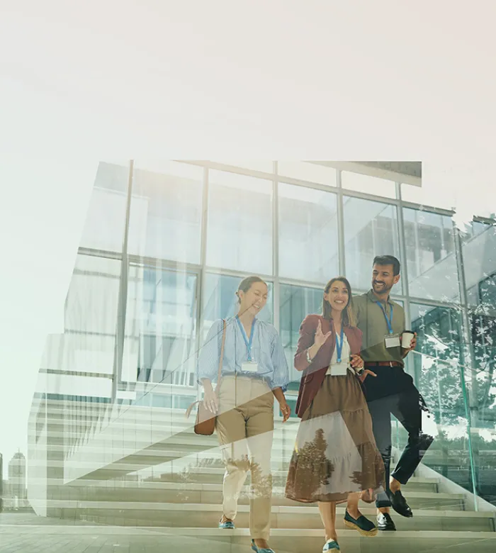 Doppelbelichtung eines Gebäudes des öffentlichen Sektors und Menschen die im öffentlichen Sektor arbeiten