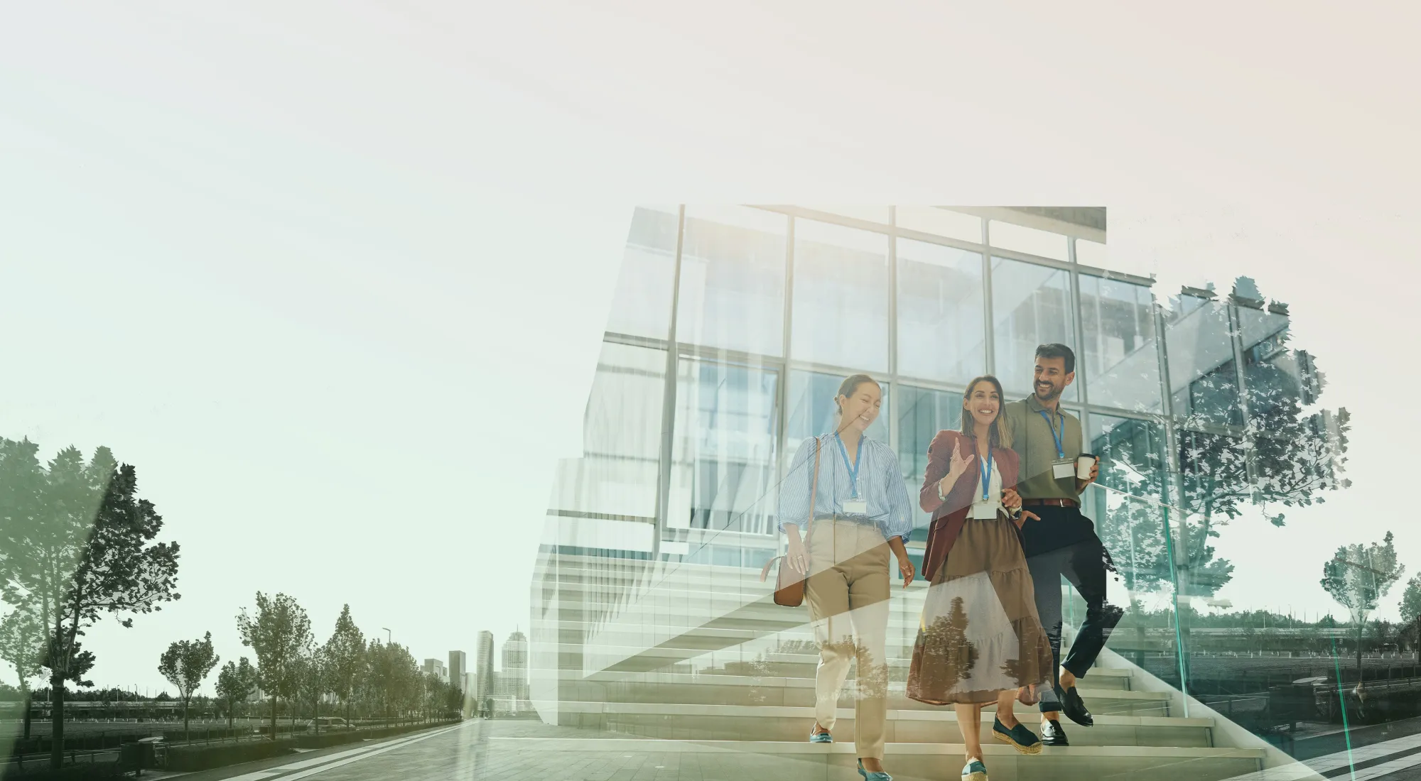 Eine Doppelbelichtung eines Gebäudes der öffentlichen Hand und Menschen die darin arbeiten